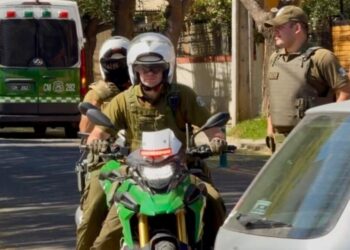 Discusión culmina con un hombre agrediendo a su expareja e hija en Los Ángeles: Ambas necesitaron atención urgente.