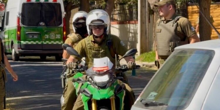 Discusión culmina con un hombre agrediendo a su expareja e hija en Los Ángeles: Ambas necesitaron atención urgente.