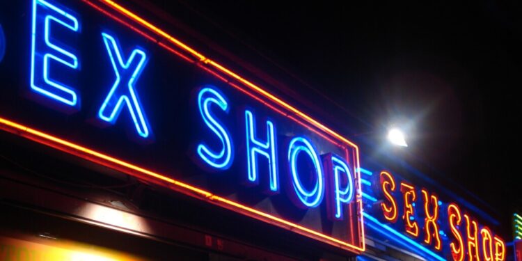 Las sexshops de Los Ángeles ofrecen alternativas únicas para el “Día de los Enamorados” este 14 de febrero.