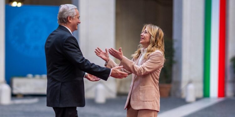 Meloni resalta su encuentro con Kast en Italia: «Coincidimos en la meta de fortalecer la cooperación bilateral».
