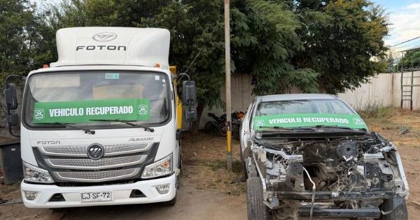 Operativo en Lampa deja a varios detenidos por compra de autos robados.