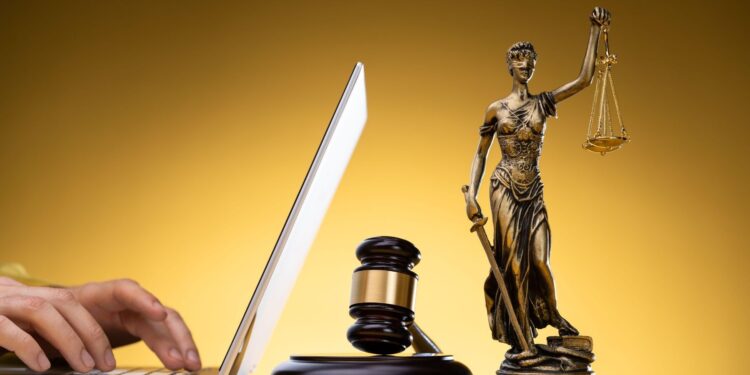 Nuevas exigencias legales y más judicialización impulsan el crecimiento del legaltech en Chile para 2026.