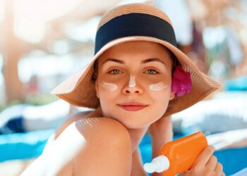 Los errores clave que echan a perder la protección solar y suben el riesgo de cáncer de piel.