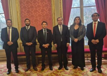 El Maule llega a París: Gobernador promueve los vinos y variedades de la región en Francia.