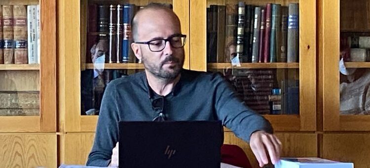 La universidad pública debe mantenerse firme: hoy más que nunca.