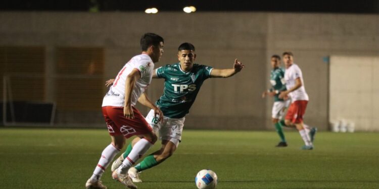 Unión San Felipe supera a Santiago Wanderers y encabeza el grupo D de la Copa Chile.