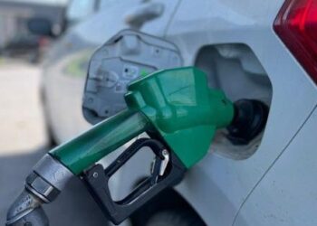 Bencinas vuelven a subir: Enap anuncia nuevos cambios en los precios de los combustibles.