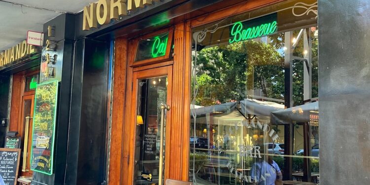 Normandie festeja este Día de los Enamorados con un menú especial y música en vivo.