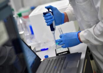 La ciencia reta al tiempo: FDA autoriza ensayos para revertir el envejecimiento.