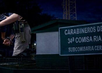 Detenido le quitó el arma a un carabinero y disparó en la comisaría de Cerrillos.