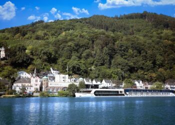 Cruceros por ríos se posicionan como la nueva moda para explorar Europa sin tanto público.