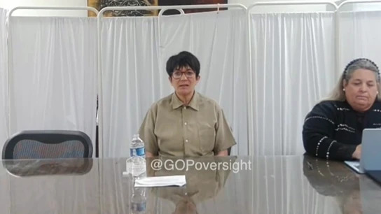 La ex pareja de Jeffrey Epstein se abstuvo de responder preguntas durante una audiencia en el Congreso de EE.UU.