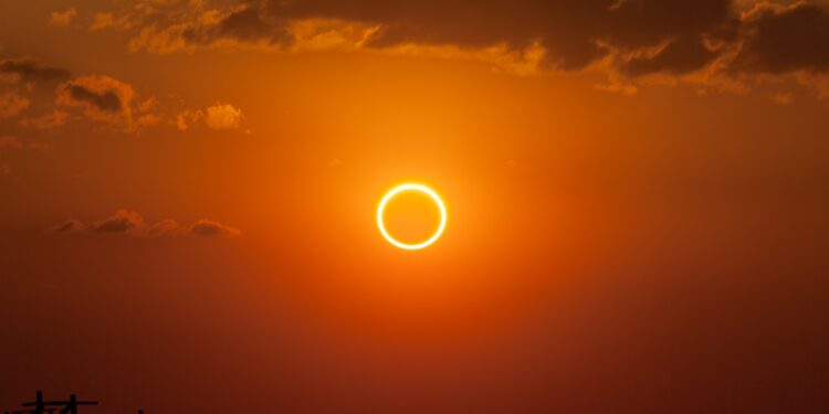 Desfile de planetas y eclipse solar: consulta el calendario astronómico de febrero.