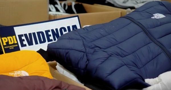 Aprehenden más de 600 prendas falsas de marcas deportivas en San Felipe.