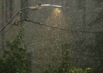 Inesperado evento estival: se registran caídas de granizo en diversas comunas de la Región Metropolitana.