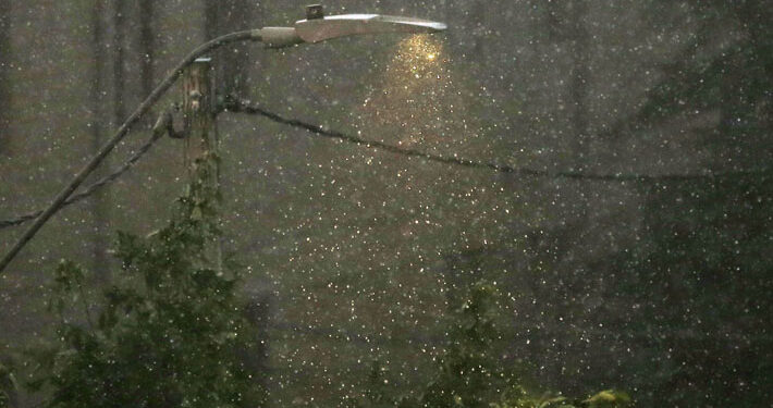 Inesperado evento estival: se registran caídas de granizo en diversas comunas de la Región Metropolitana.