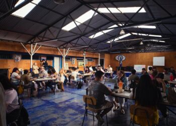 50 vecinos se la juegan con ingenio para reducir el consumo de agua.