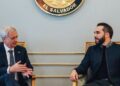 Cadem: la visita de Kast a Bukele inicia su gira internacional.