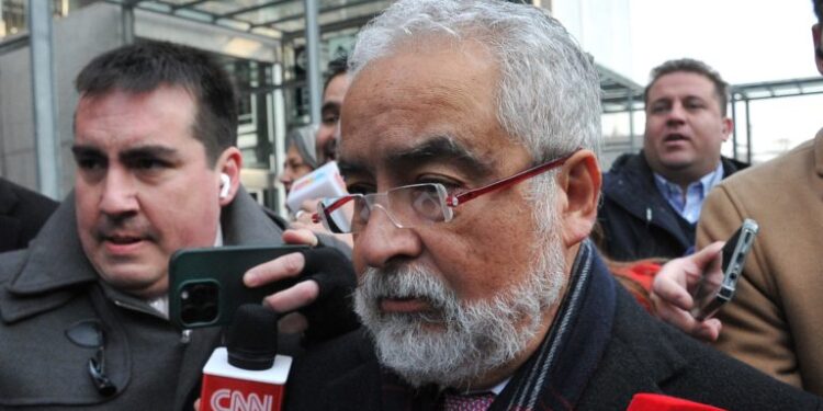 Corte anula prisión preventiva y otorga arresto nocturno a Hermosilla.