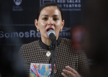 La oposición aumenta las críticas hacia la Ministra Arredondo por el financiamiento del festival “Excéntrico”.