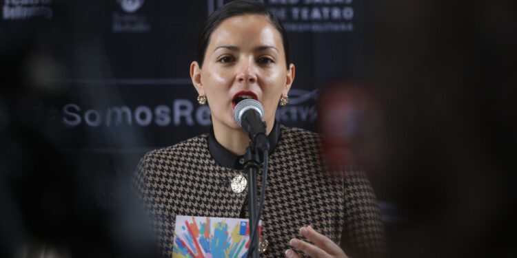 La oposición aumenta las críticas hacia la Ministra Arredondo por el financiamiento del festival “Excéntrico”.