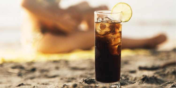 Día de la Piscola en Chile: descubre la fecha y las promociones disponibles.