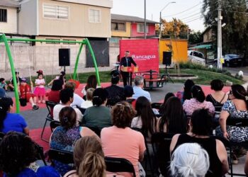 Se crea un nuevo espacio público para la comunidad en un área verde recuperada de un sitio abandonado.